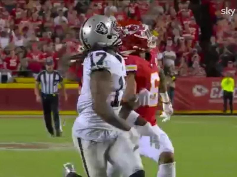 Raiders vs. Chiefs final score, results: Patrick Mahomes, Travis Kelce lead  Kansas City to wild comeback win vs. Las Vegas