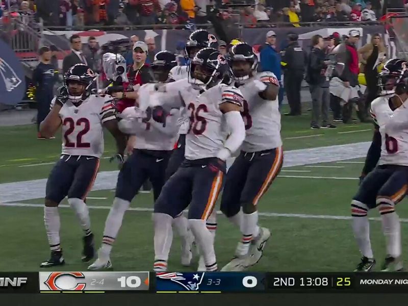 Team effort gives Bears a 33-14 upset win over Patriots