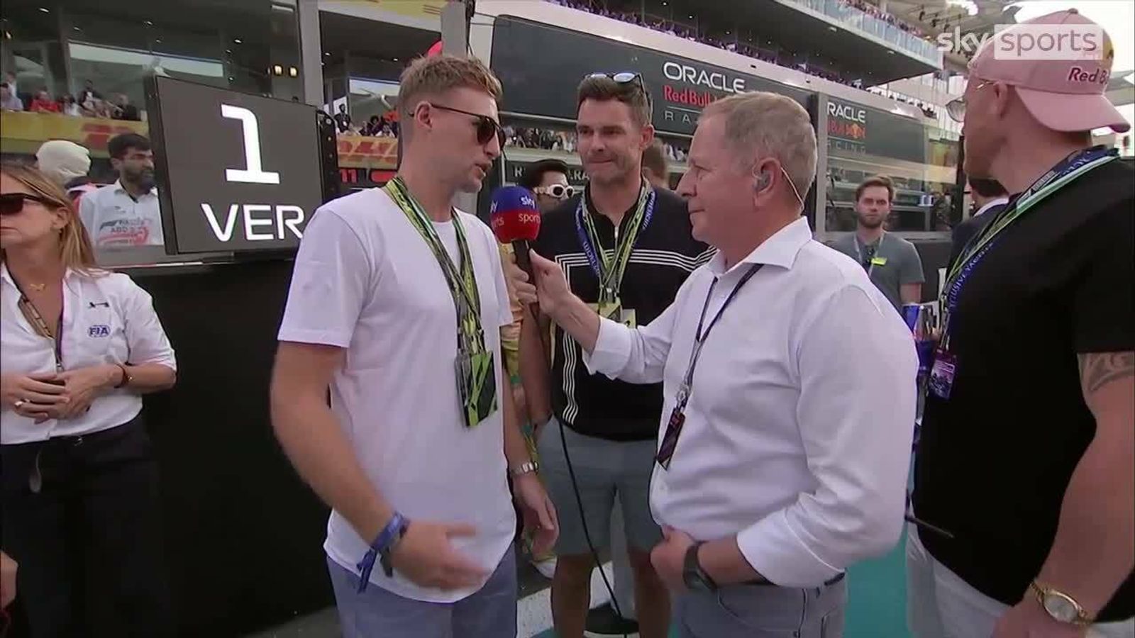 Martin Brundle's Abu Dhabi Grid Walk! | F1 News | Sky Sports