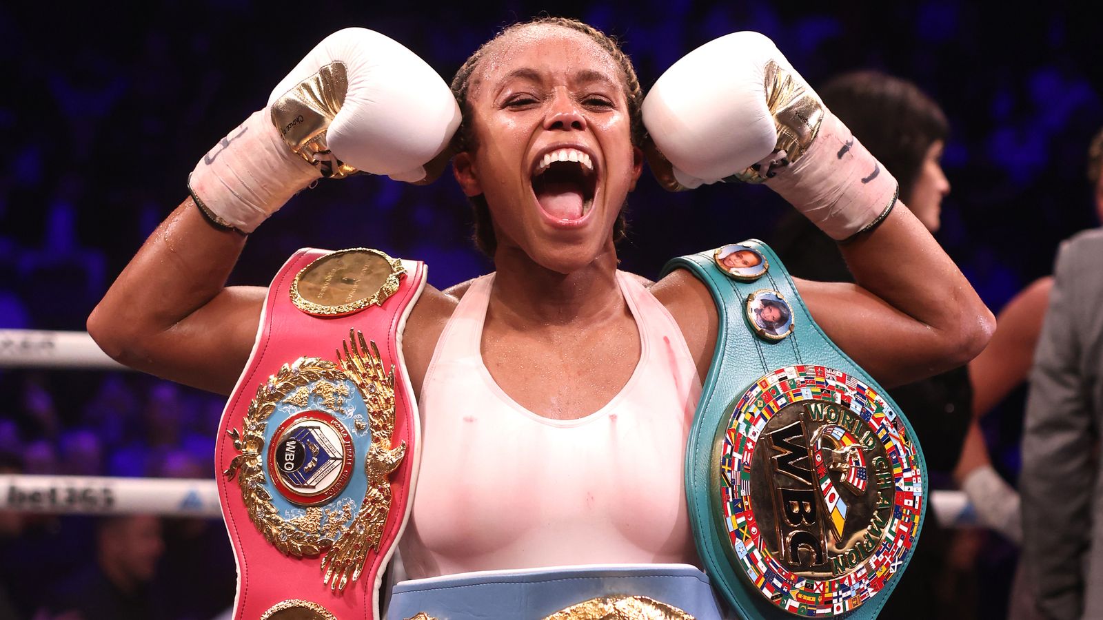 Natasha Jonas defeats Marie-Eve Dicaire to unify the IBF, WBC and WBO super-welterweight world titles