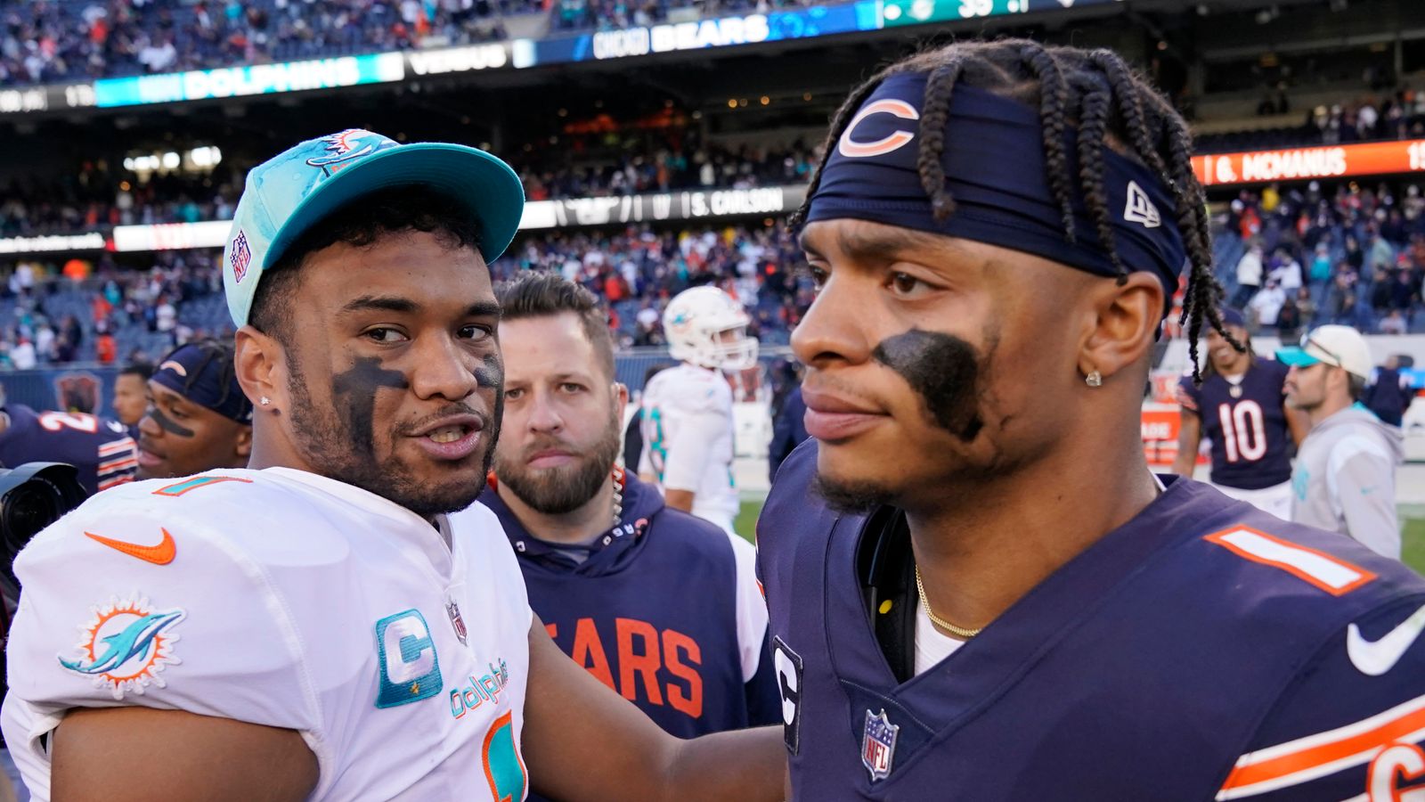 Miami Dolphins beat Chicago Bears, 35-32, improve to 6-3