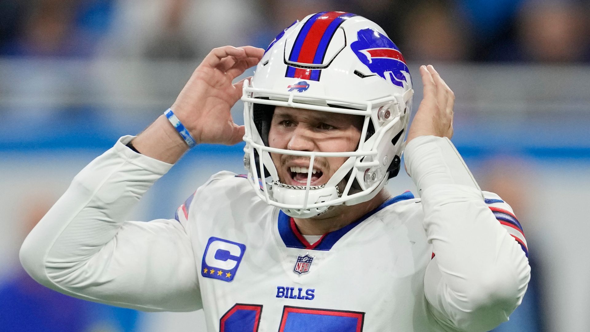 Allen has 'no care for his body' | Bills QB 'plays like a tight end'