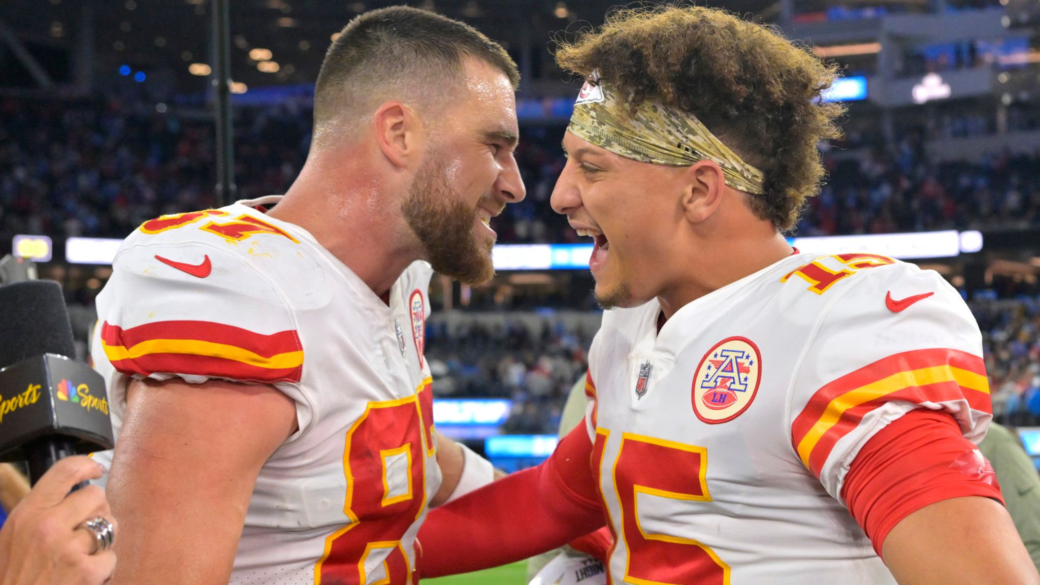 NFL Week 11: Patrick Mahomes and Travis Kelce combine for three touchdowns as Kansas City Chiefs beat Los Angeles Chargers | NFL News | Sky Sports