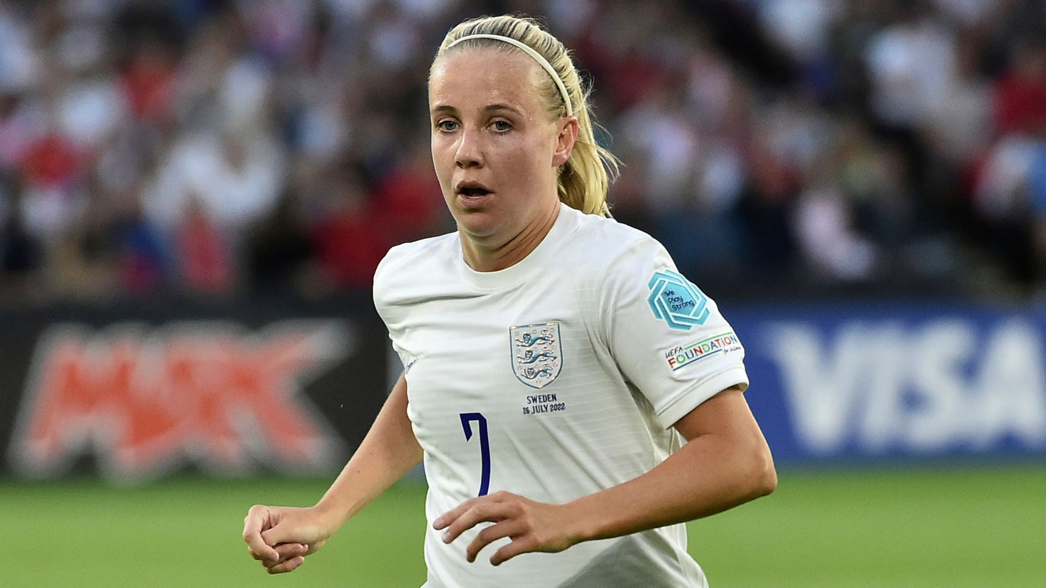 Beth Mead needs a 'miracle' to make England World Cup squad with Arsenal's  Euro 2022-winning forward recovering from ACL injury