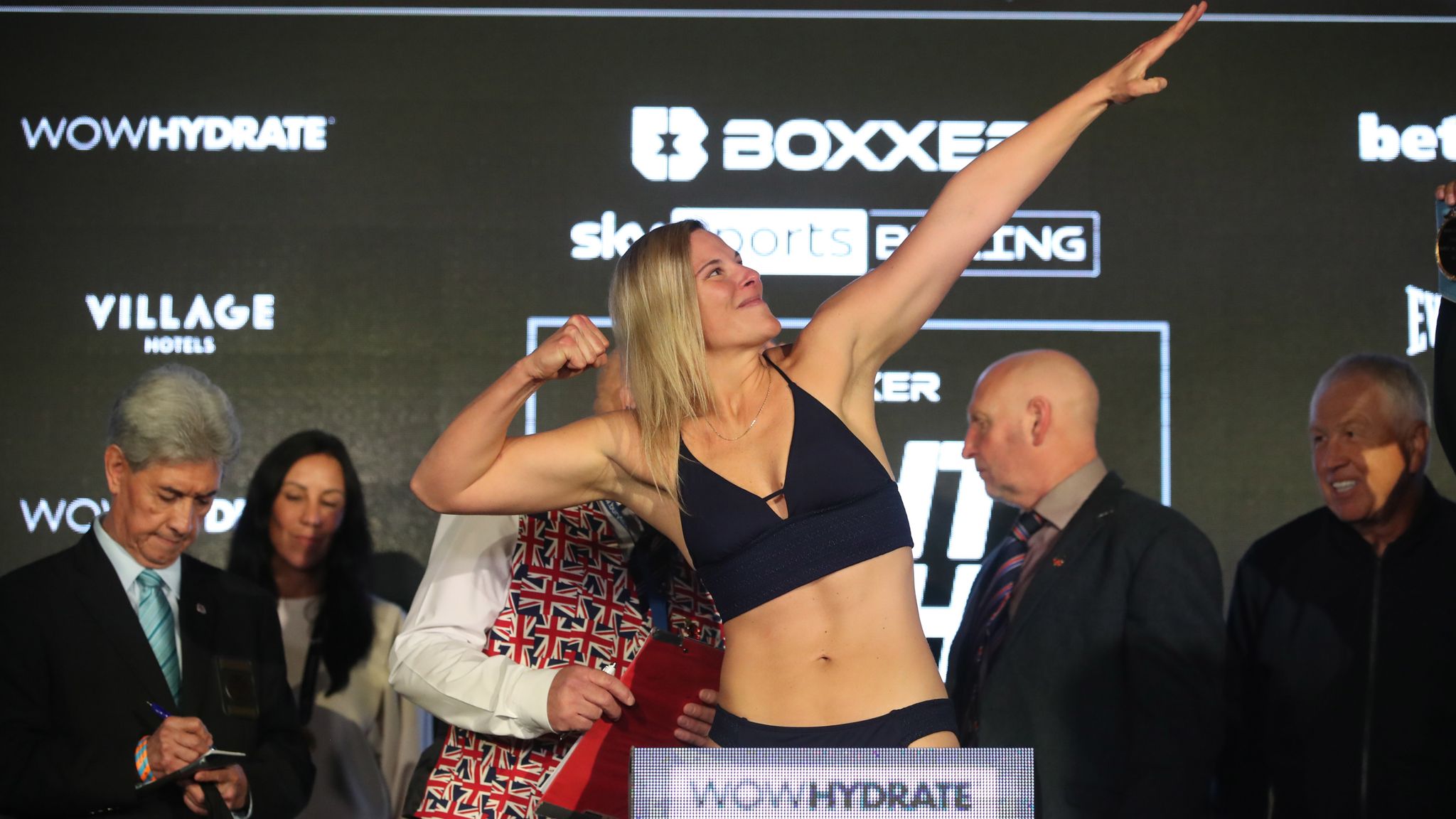 Natasha Jonas vs MarieEve Dicaire Jonas weighs in light for Dicaire