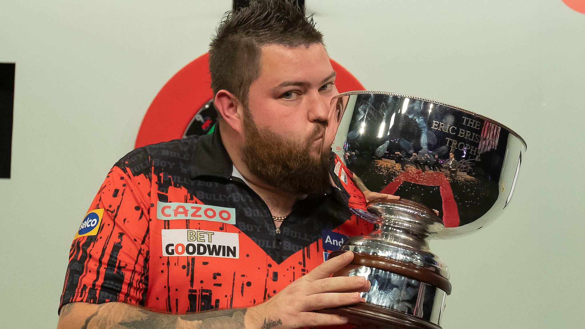 Grand Slam of Michael Smith wins in Wolverhampton to end his title duck | Darts News | Sky Sports
