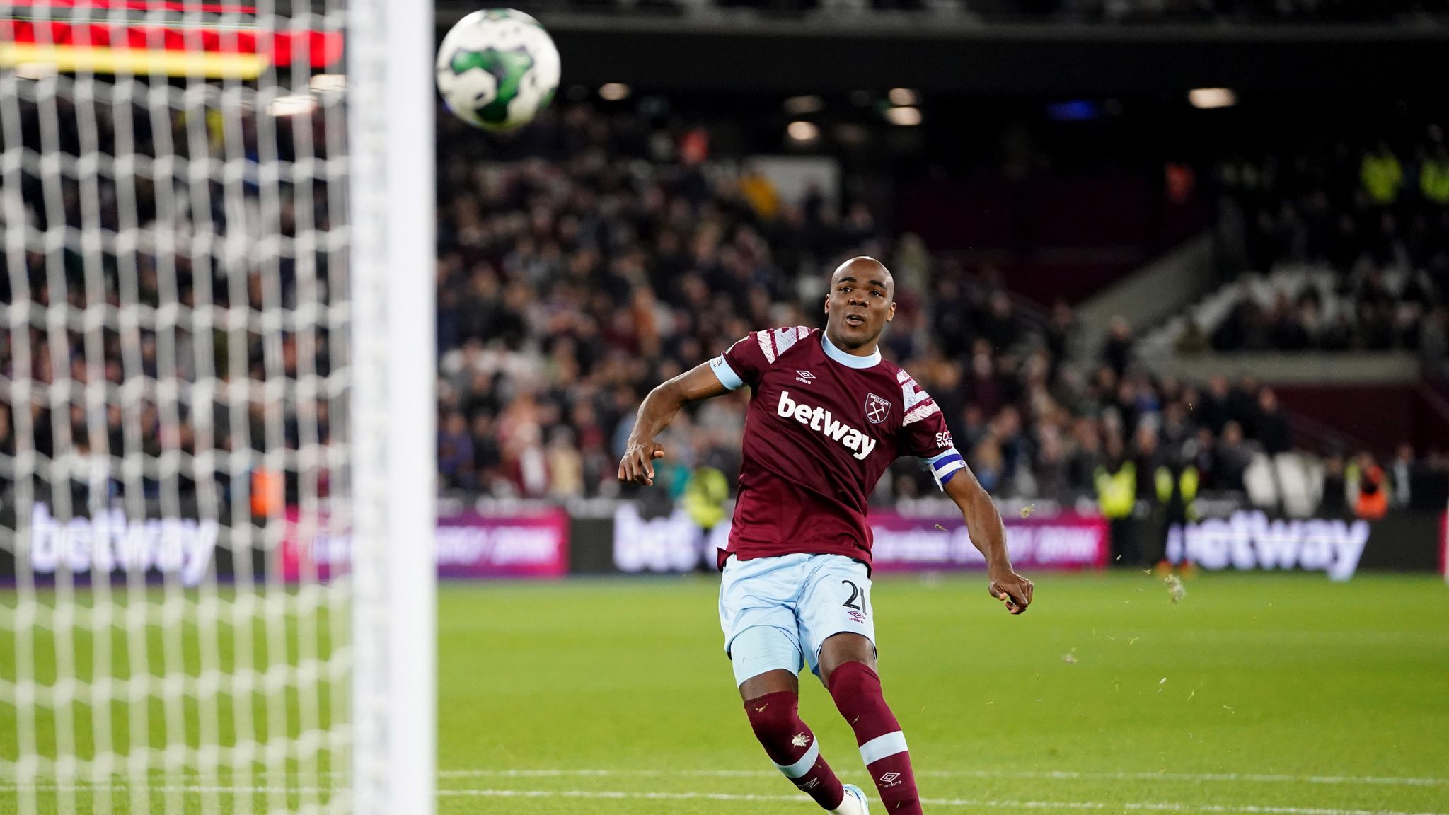 West Ham 2-2 Blackburn (9-10 On Pens): Angelo Ogbonna Miss Sends ...