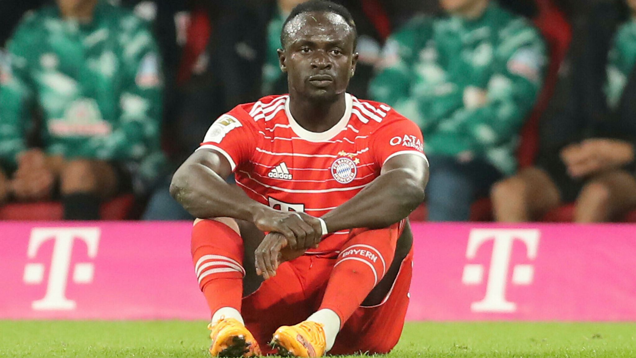 European round-up: Sadio Mane suffers World Cup injury scare as Gerard  Pique sees red in final Barcelona game | Football News | Sky Sports