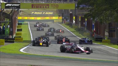 Dramatic first lap sees Magnussen hold onto the lead