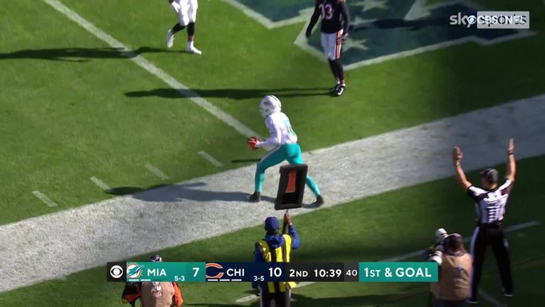 Tyreek Hill is completely wide-open for a touchdown pass from Tua Tagovailoa in the Miami Dolphins' win over the Chicago Bears on Sunday