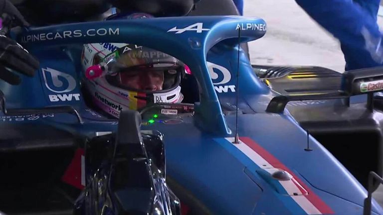 Alonso, Alpine ile son yarışında Abu Dabi Grand Prix'sinden çekilmek zorunda kaldı.