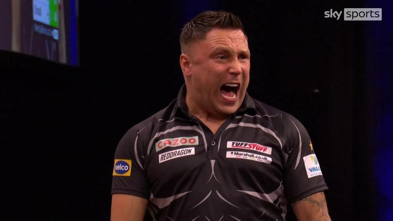 Gerwyn Price produjo un brillante 19, tops-tops 99 en su camino para derrotar a Dave Chisnall en un thriller.