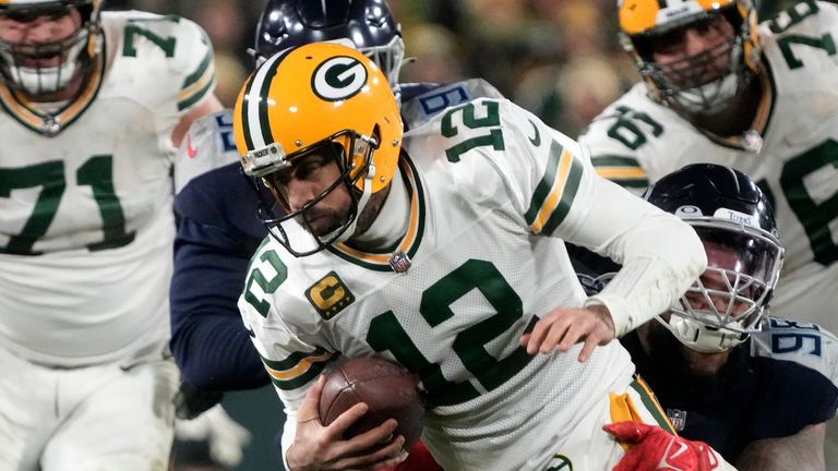 Packers again start slowly, lose to the Titans and fall to 4-7