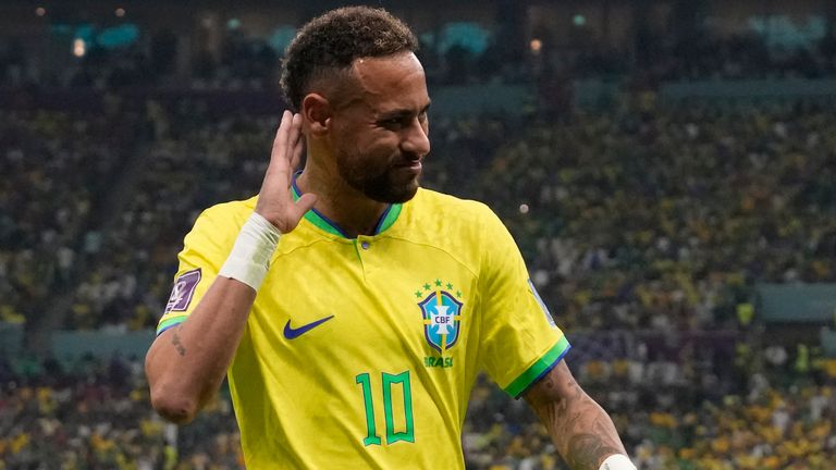 Neymar asks the fans for more noise in the World Cup debut of Brazil against Serbia