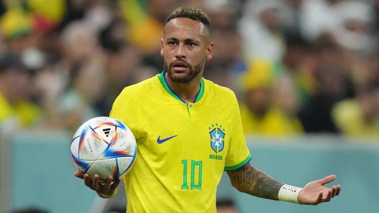 Neymar gestures towards the assistant referee during Brazil&#39;s World Cup clash with Serbia