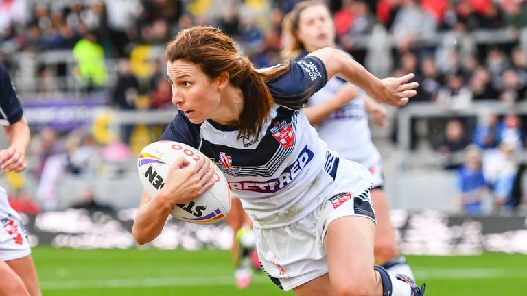 Picture by Will Palmer/SWpix.com - 01/11/2022 - Rugby League - Rugby League World Cup 2021 - England v Brazil - Headingley Stadium, Leeds, England - Courtney Winfield Hill of England breaks through to score her sides fourth try against Brazil 