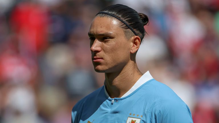 KANSAS CITY, KS - JUNE 05: Uruguay forward Darwin Nunez (11) before a friendly match between the United States and Uruguay on June 05, 2022 at Children's Mercy Park in Kansas City, KS. (Photo by Scott Winters/Icon Sportswire) (Icon Sportswire via AP Images)