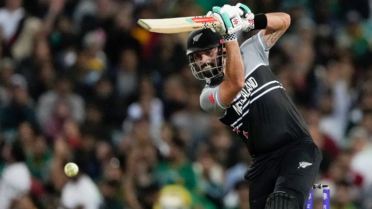 New Zealand's Daryl Mitchell bats during the T20 World Cup cricket semifinal between New Zealand and Pakistan in Sydney, Australia, Wednesday, Nov. 9, 2022. (AP Photo/Rick Rycroft)