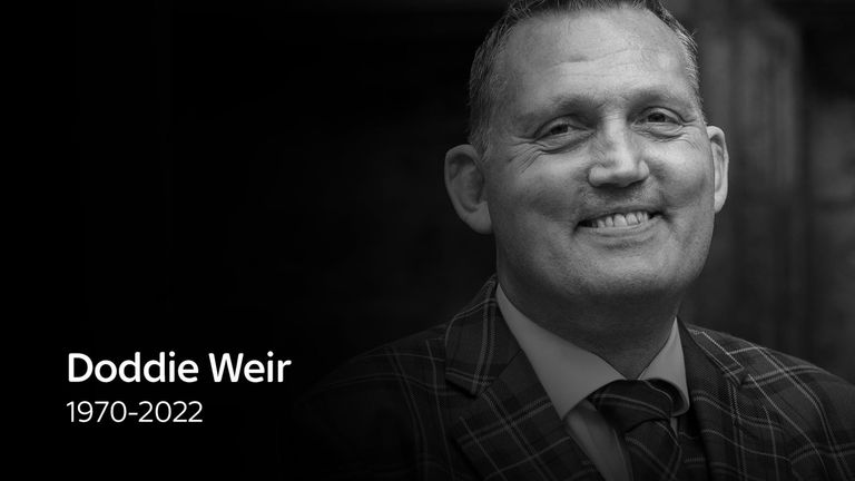 Jamie Weir melihat kembali kehidupan baik di dalam maupun di luar lapangan rugby mantan pemain internasional Skotlandia Doddie Weir yang meninggal pada usia 52 tahun setelah menderita penyakit neuron motorik