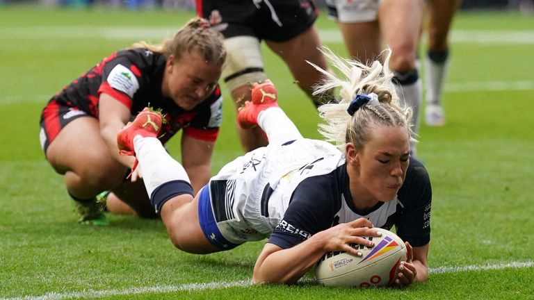 Hollie-Mae Dodd crosses for England's second try against Canada