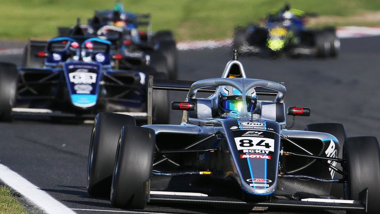   La nueva serie F1 Academy verá a las pilotos más jóvenes correr en el mismo chasis que la Fórmula 4 (arriba)