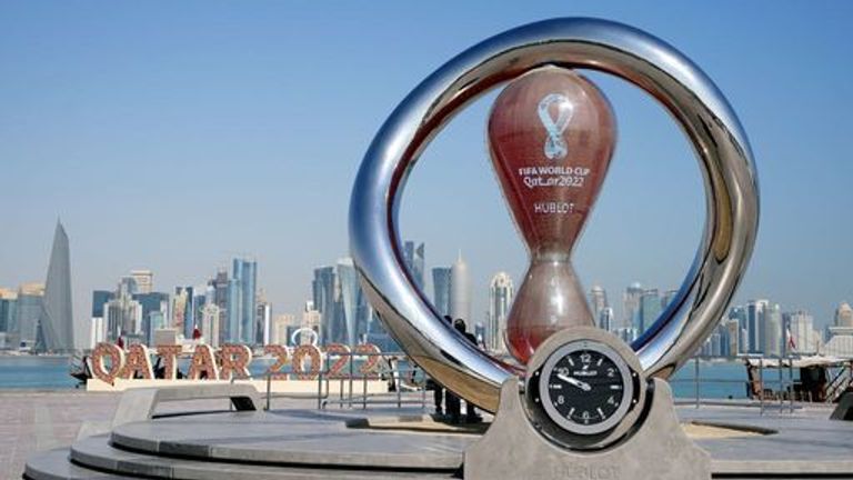 资料照片的日期为16-11-2022世界杯倒计时钟之前,国际足联2022年世界杯在卡塔尔。