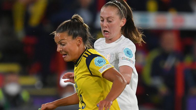 SHEFFIELD, ENGLAND - JULY 26: Sweden&#39;s Johanna Rytting Kaneryd battles with England&#39;s Keira Walsh during the UEFA Women&#39;s Euro England 2022 Semi Final match between England and Sweden/Belgium at Bramall Lane on July 26, 2022 in Sheffield, United Kingdom. (Photo by Dave Howarth - CameraSport via Getty Images)