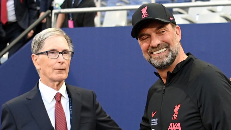 Pemilik Liverpool John W. Henry bersama Jurgen Klopp