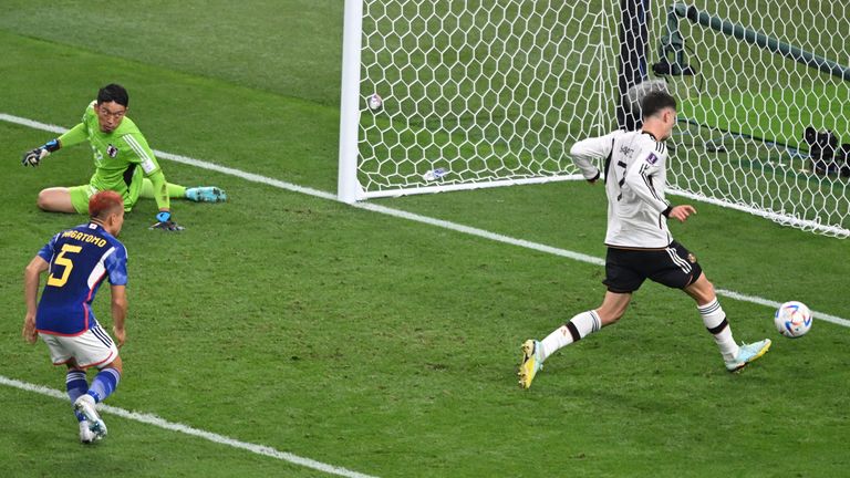 Kai Havertz makes it 2-0, but the goal is ruled out for offside