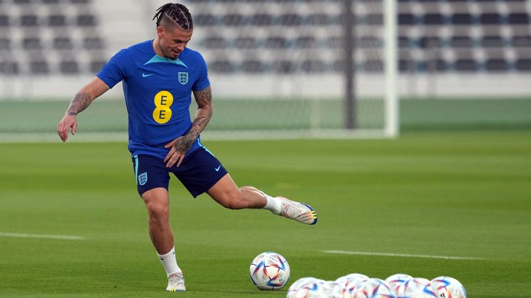 Kalvin Phillips berlatih bersama Inggris di Qatar