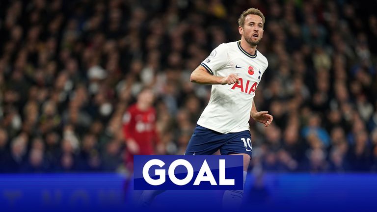 Kane pulls one back for Tottenham!