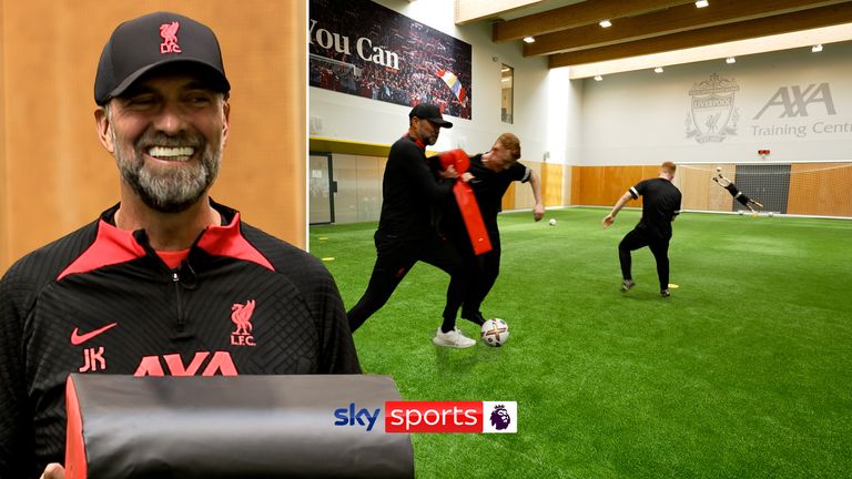 Jurgen Klopp and Joe Thomlinson FIFA Skills