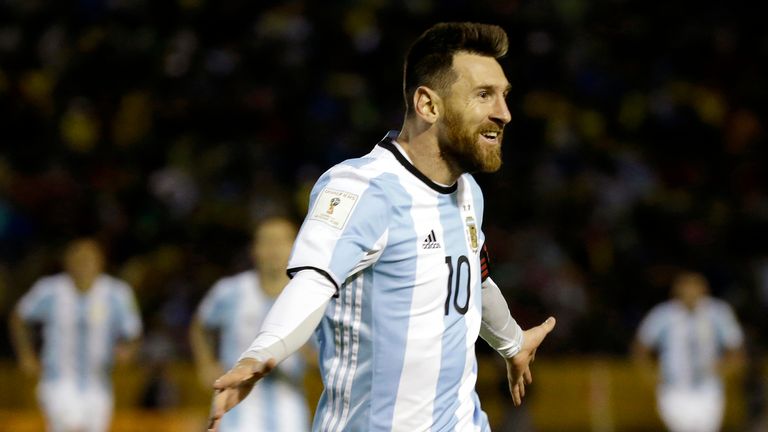 Ekvador'a karşı hat-trick yapan Messi, Arjantin'i Rusya'ya gönderdi.