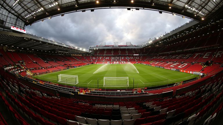 Pandangan umum lapangan Old Trafford Manchester United