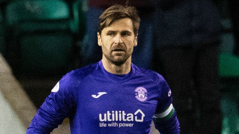 EDINBURGH, SCOTLAND - NOVEMBER 08: Hibs David Marshall selama pertandingan Premiership antara Hibernian dan Ross County di Easter Road, pada 08 November 2022, di Edinburgh, Skotlandia.  (Foto oleh Ross Parker / Grup SNS)