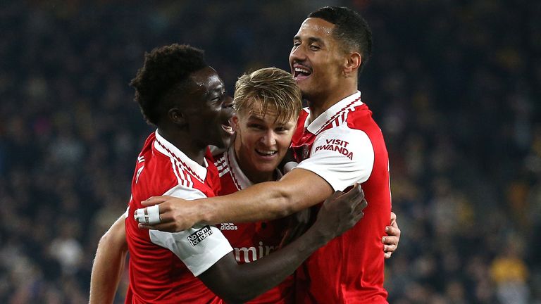 Martin Odegaard celebra el gol del Arsenal vs Wolves