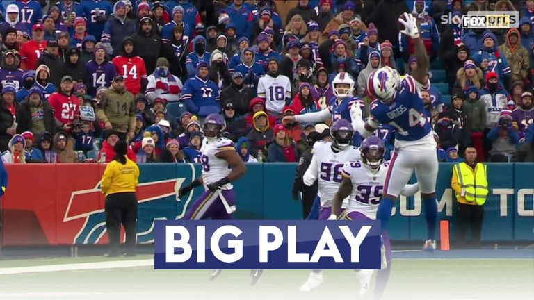 Stefon Diggs UNREAL One-Handed Catch vs Vikings 