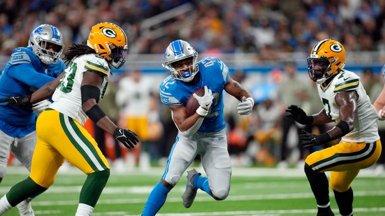 Detroit Lions running back Justin Jackson finds a lane during the second half of an NFL football game against the Green Bay Packers, Sunday, Nov. 6, 2022, in Detroit. (AP Photo/Paul Sancya)


