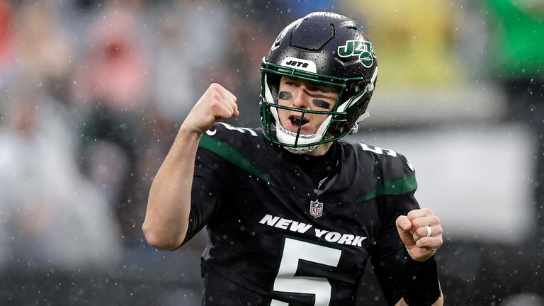 New York Jets quarterback Mike White (5) reacts to a touchdown against the Chicago Bears during an NFL football game Sunday, Nov. 27, 2022, in East Rutherford, N.J. (AP Photo/Adam Hunger)


