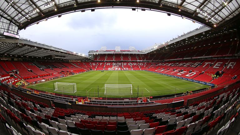 Old Trafford Manchester United bisa menjadi tuan rumah pertandingan Euro 2028