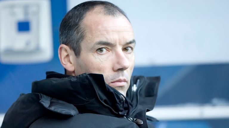 09/12/06 SPL.RANGERS contre HIBS (3-0).IBROX - GLASOW.  L'entraîneur des Rangers Paul Le Guen