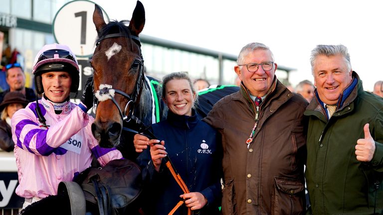 Greaneteen made every yard as he regained the Betway Haldon Gold Cup