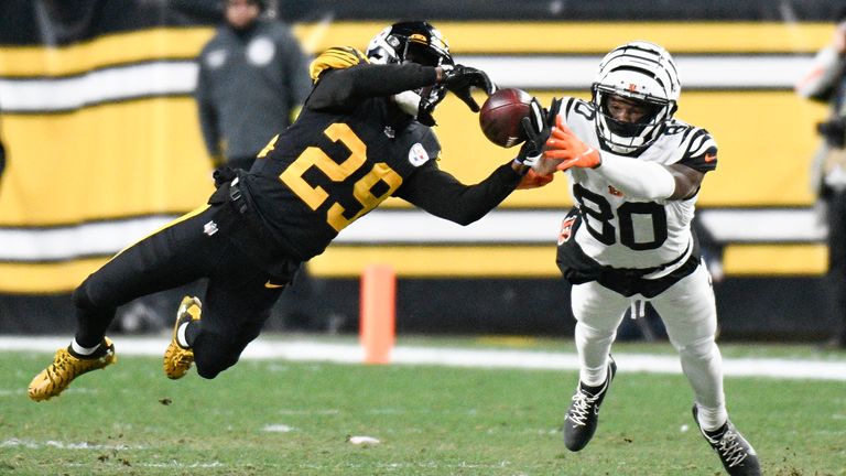 Highlights of the Cincinnati Bengals against Pittsburgh Steelers from week 11 of the NFL season.
