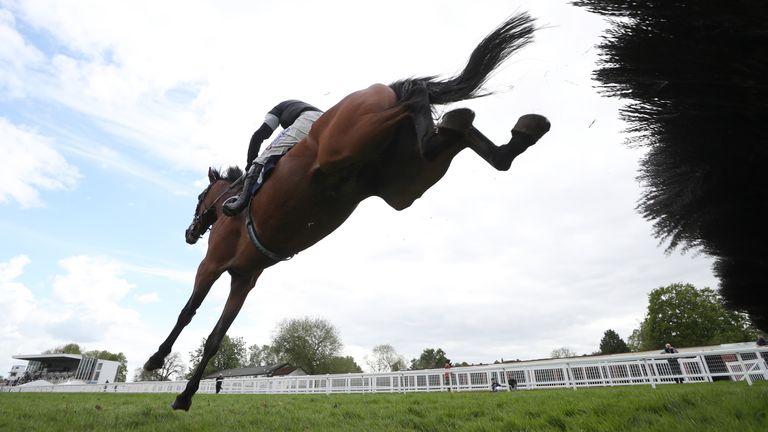 Presenting Jeremy clears a hurdle on the way to victory on debut at Worcester