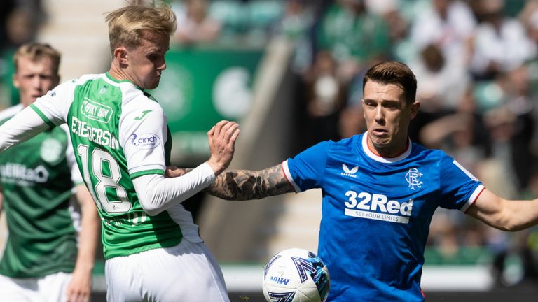 EDINBURGH, SCOTLAND - AUGUST 20: Ewan Henderson and Ryan Jack in action during a cinch Premiership match between Hibernian and Rangers at Easter Road, on August 20, 2022, in Edinburgh, Scotland. (Photo by Alan Harvey / SNS Group)