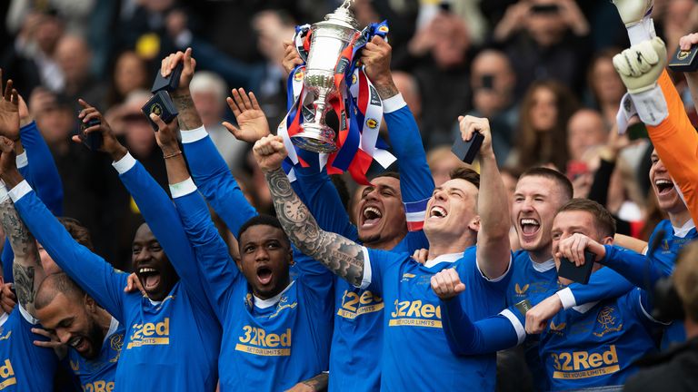 Rangers memenangkan Piala Skotlandia musim lalu