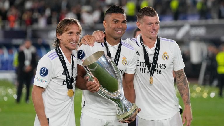 Real Madrid perlu menyegarkan lini tengah all-star mereka yang menua