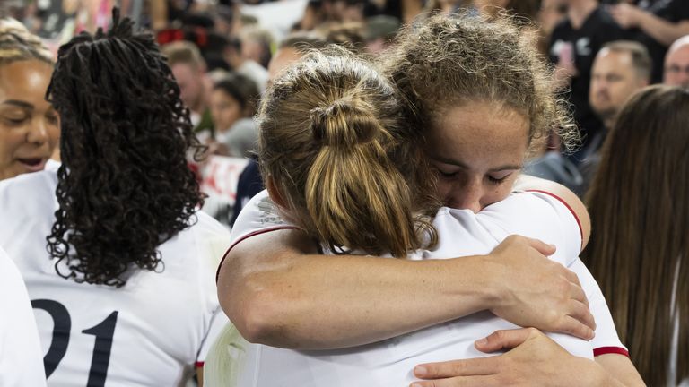 England&#39;s Abby Dow and Lydia Thompson look dejected after defeat to New Zealand in the Rugby World Cup final

