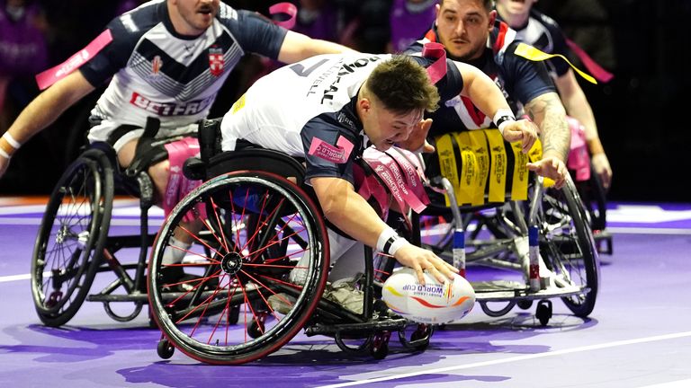 Tom Halliwell's try clinched victory for England in the wheelchair final