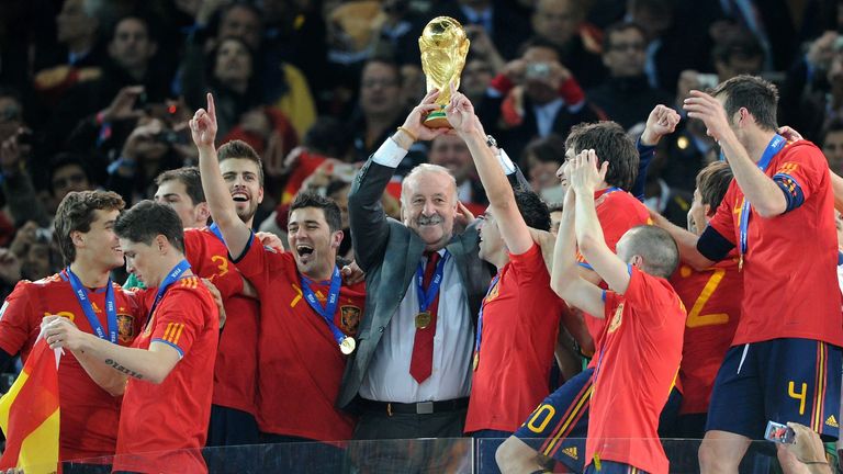 Vicente Del Bosque lifts the World Cup with Spain in 2010